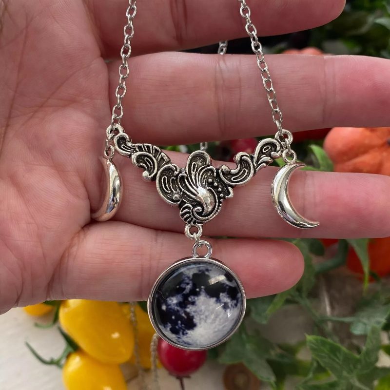 MoonNecklace